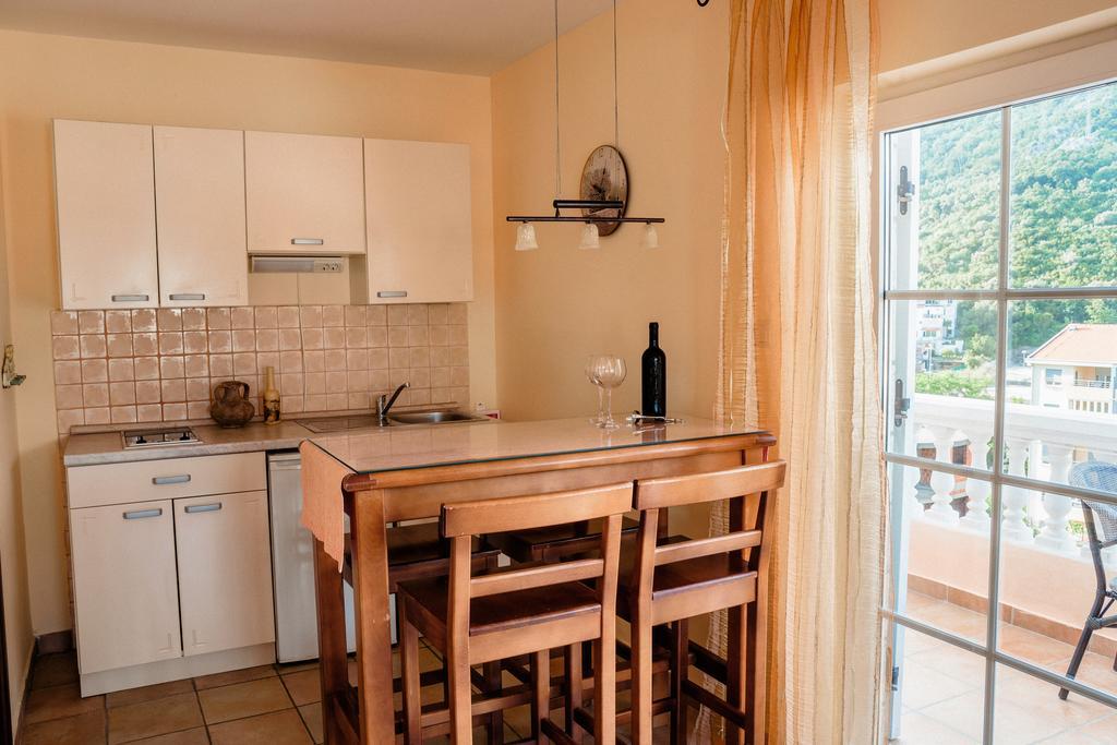 Damonte - Apartments And Rooms Будва Экстерьер фото