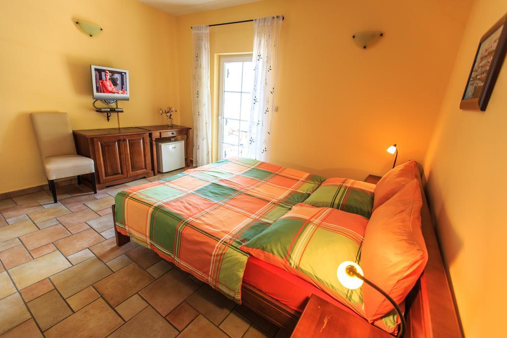Damonte - Apartments And Rooms Будва Экстерьер фото