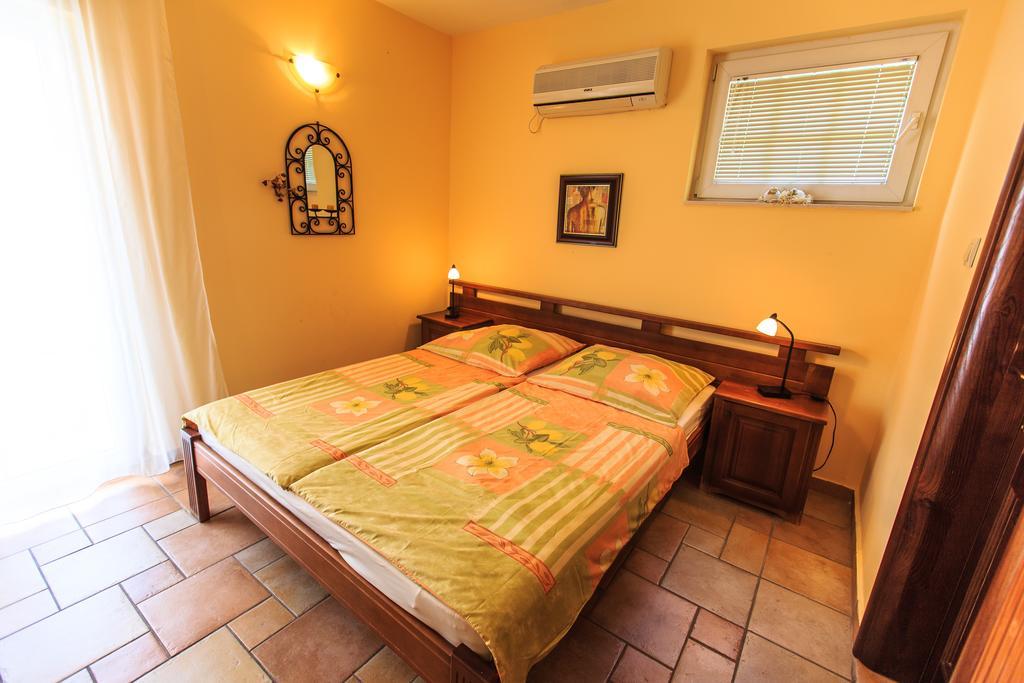 Damonte - Apartments And Rooms Будва Экстерьер фото